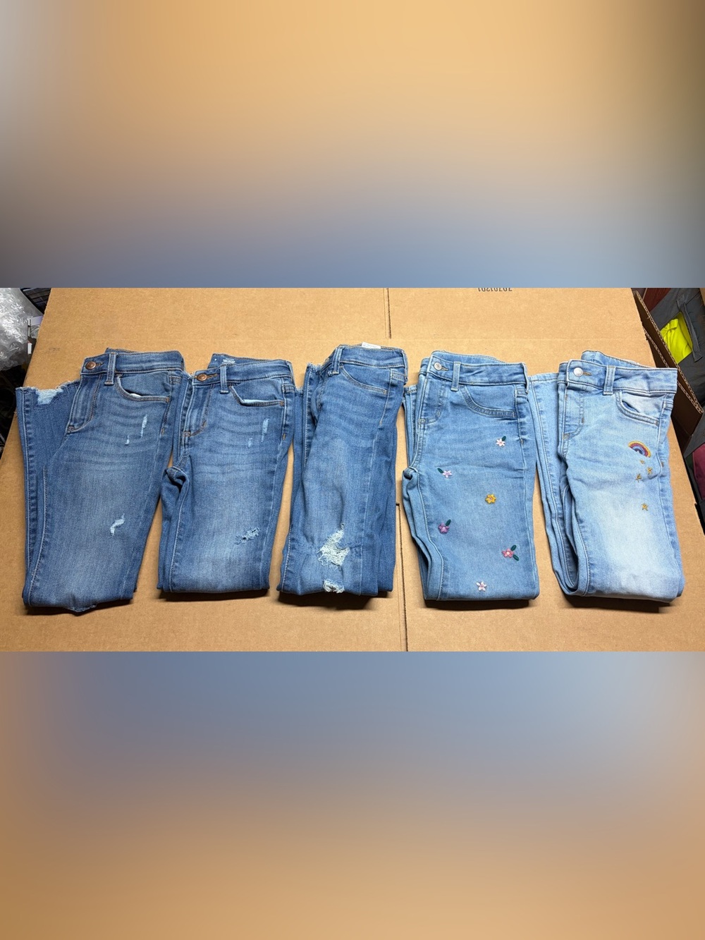 A lot of 5 pairs girls jeans, size 8